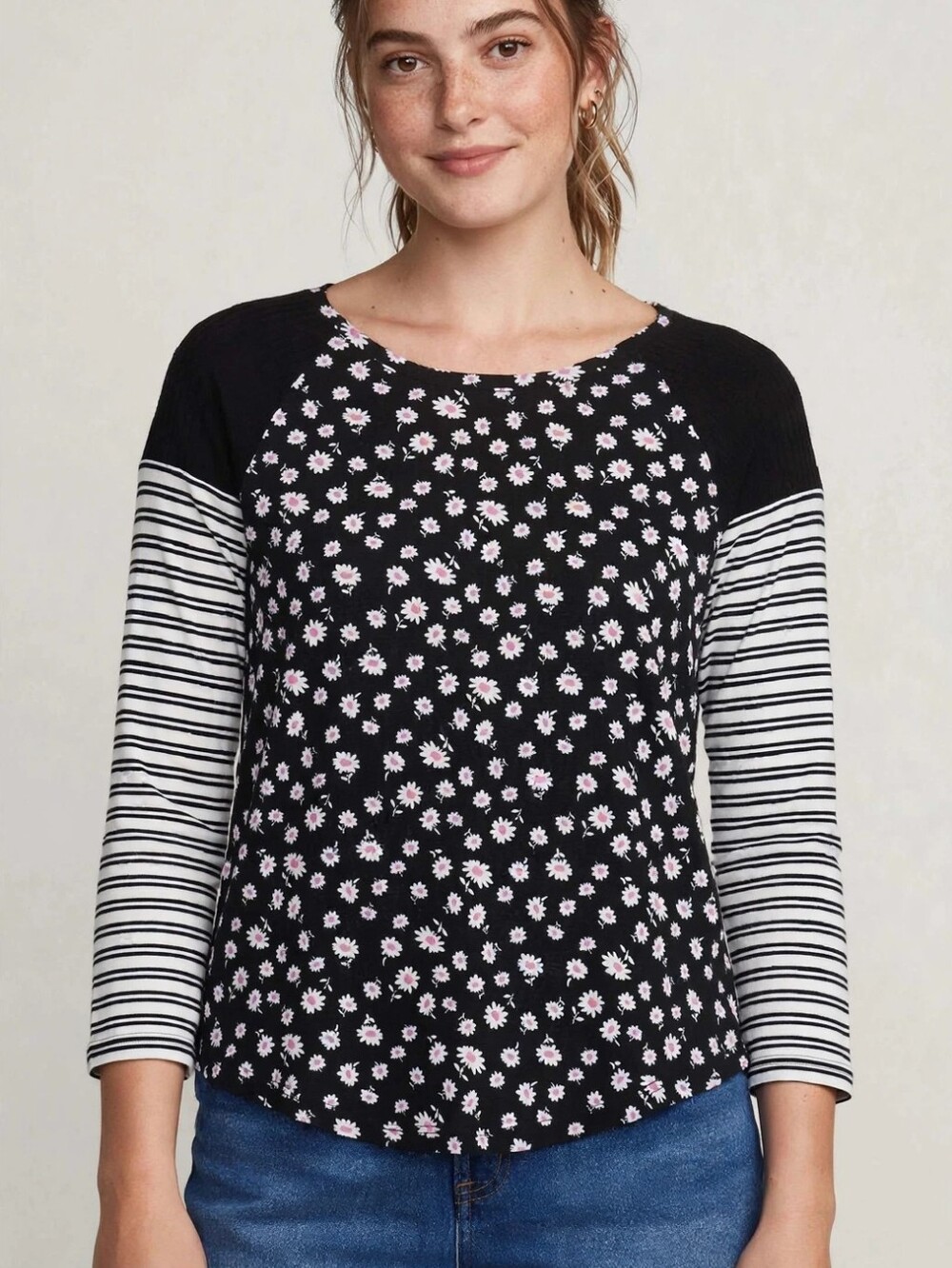 Cato Women's Floral Stripe Raglan Tee - Black with Pink Daisy Print